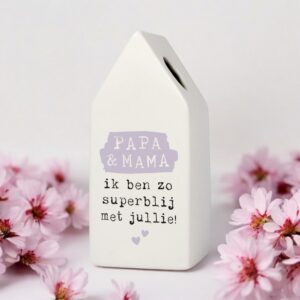 Vaasje in vorm van huis, met tekst