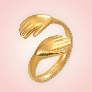 Ring (knuffelring)met een HUG 18 K gold plated Stainless Steel