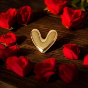 Een heel lief RVS hartje broche/pin voor een geliefd persoon