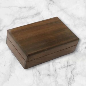 Mooie houten box van glad hout voor Tarot kaarten